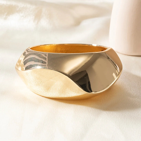 Phatbird Vintage Resin Triangle Design Wide Bangle Bracelets