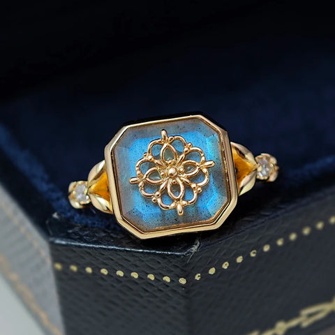 Vintage Bijou Natural Labradorite Ring